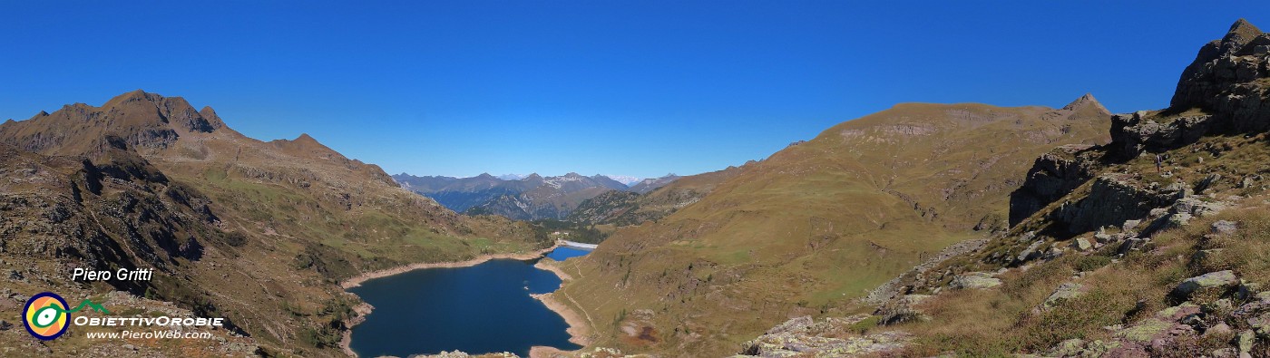 17 Poco sopra il Passo a dx sentiero per Passo Valsanguigno e Pizzo Farno.jpg